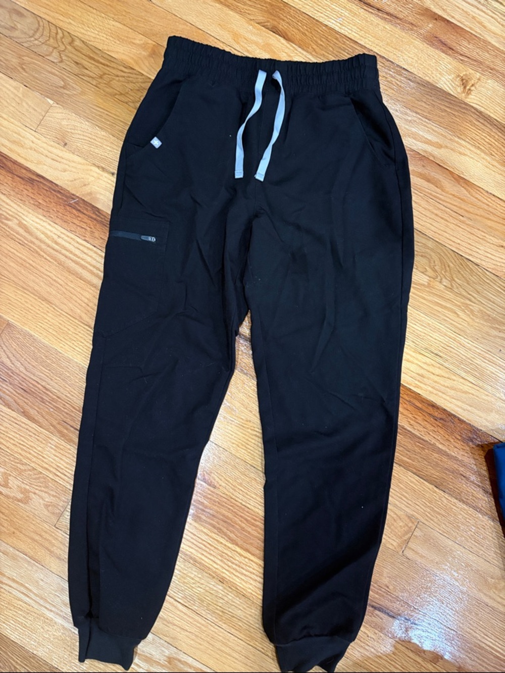 Figs Women’s High Waist Black Jogger Scrub Pants with Gray Drawstring